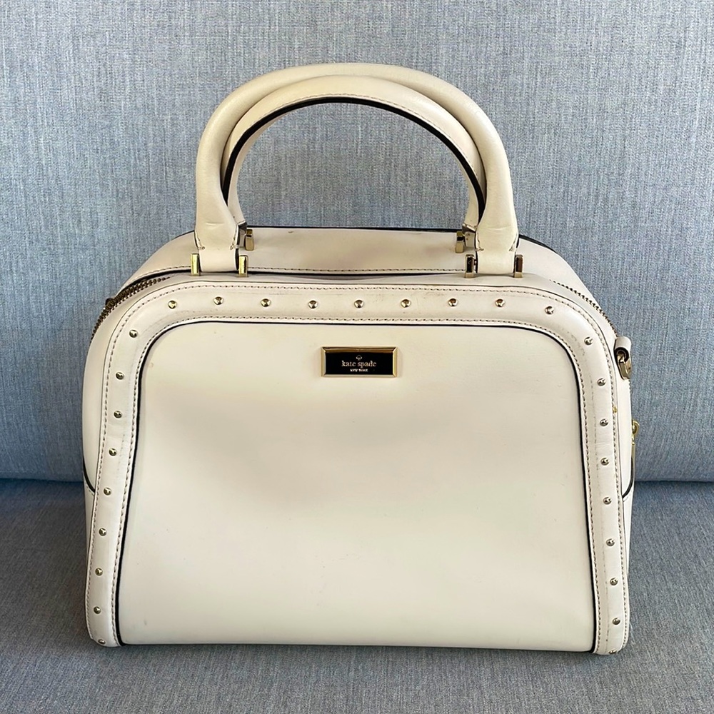 Kate Spade Cream leather handbag with gold studs. Great condition shoulder strap